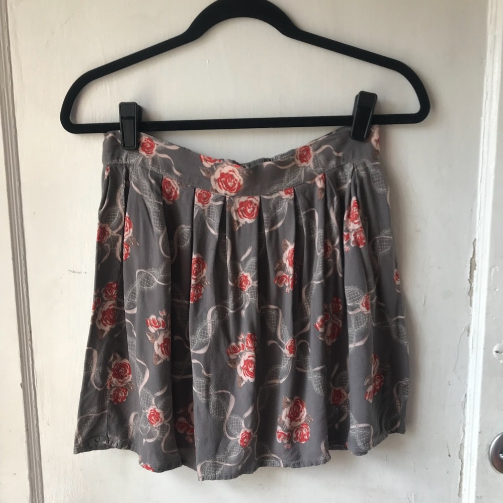 Pleated Rose Pattern Miniskirt